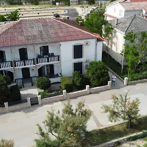 & Kaurloto 3*, Pag Town Croazia
