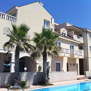 Kastel 4*, Povljana Croazia